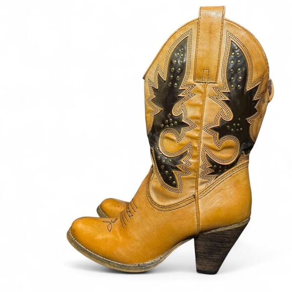 Very Volatile Shoes - Very Volatile Western Cowboy Boots Womens 7.5 Heeled Tan Faux Leather Distressed